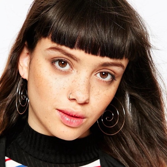 💙💎💲FIRM🛍➕BUNDLE➕🛍4 DISCOUNT!💛SPIRAL HOOPS!💛 - Picture 5 of 8